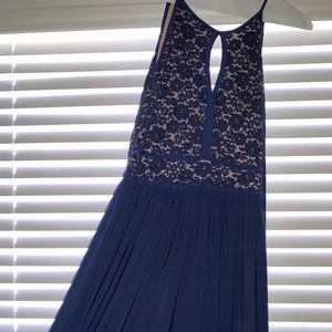 Stunning long blue dress!
